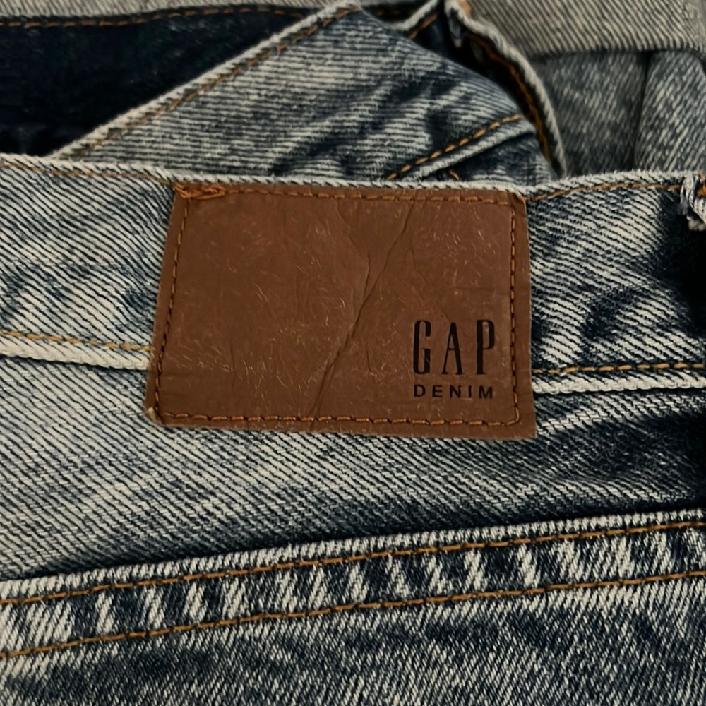 GAP: mean cuffed jeans shorts, size 42